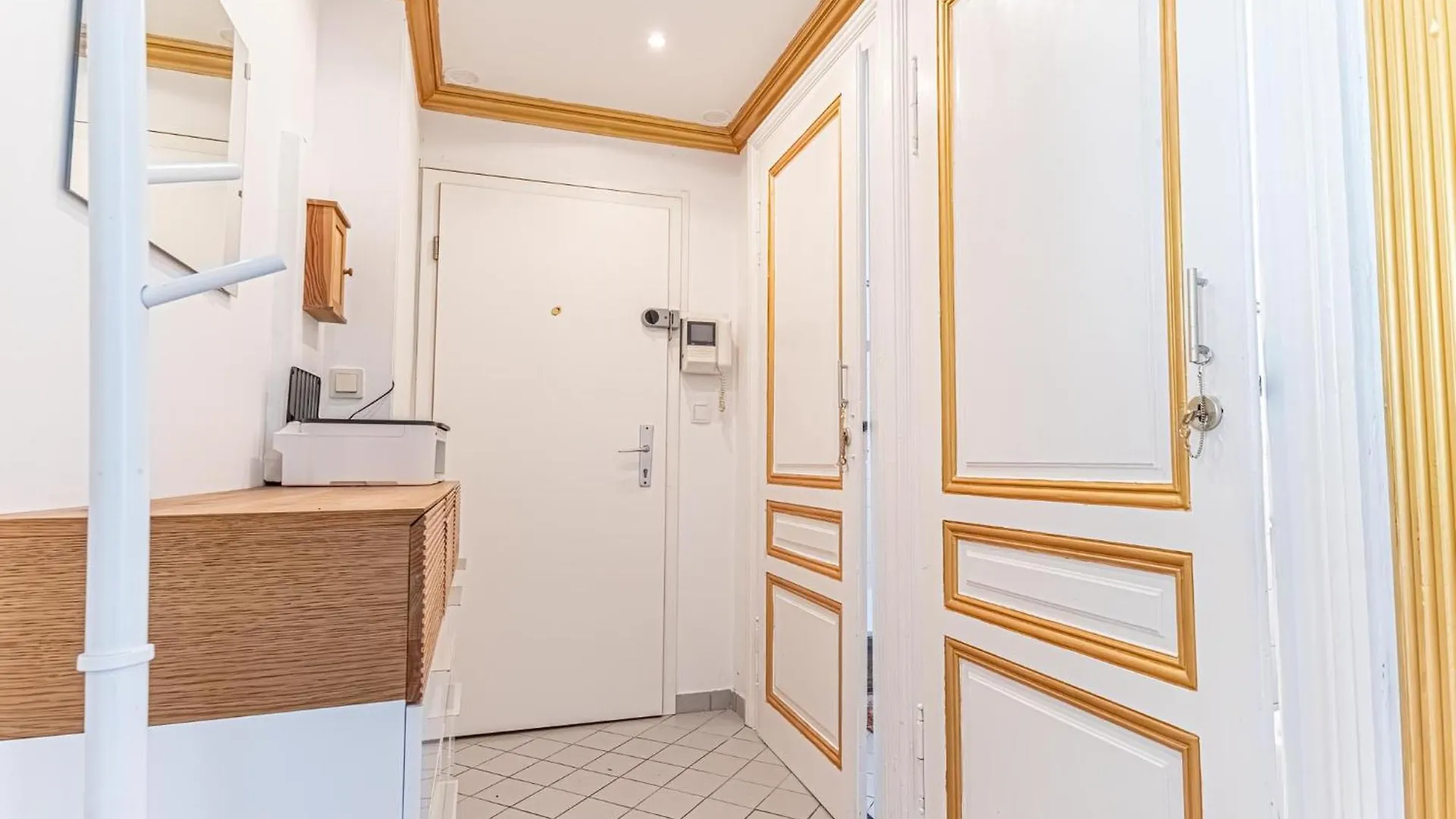 Apartment Convenient 3-Br Shared Apt, 15 Min To Landstrasse Hub Vienna