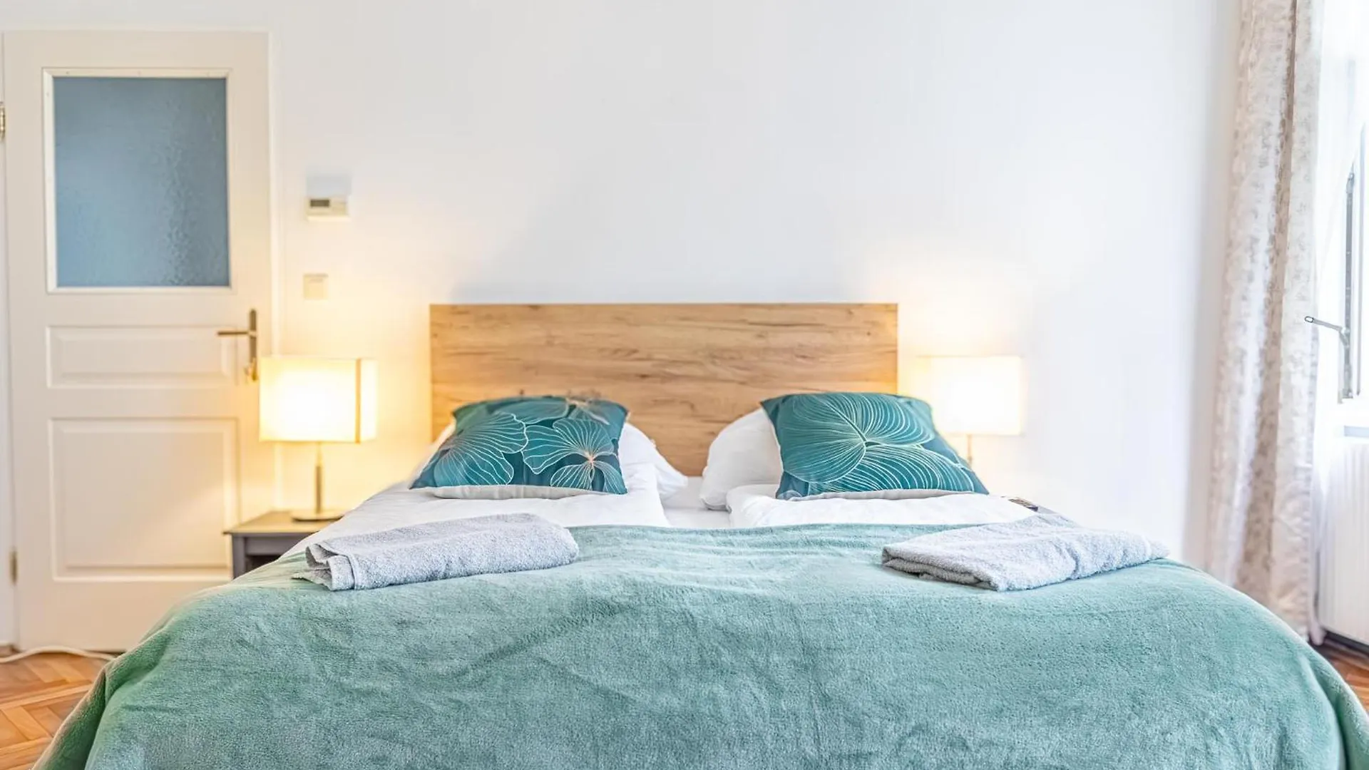 Convenient 3-Br Shared Apt, 15 Min To Landstrasse Hub Vienna Appartamento