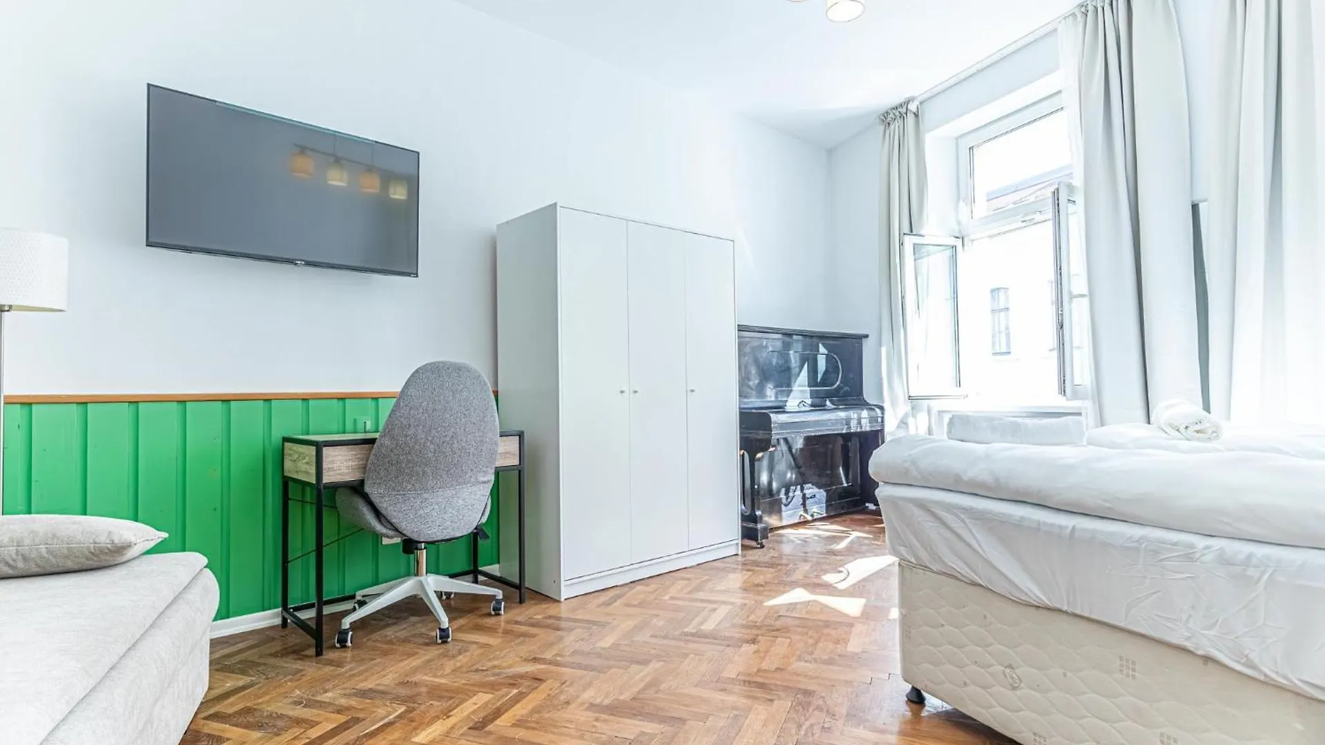 Convenient 3-Br Shared Apt, 15 Min To Landstrasse Hub Vienna 0*,