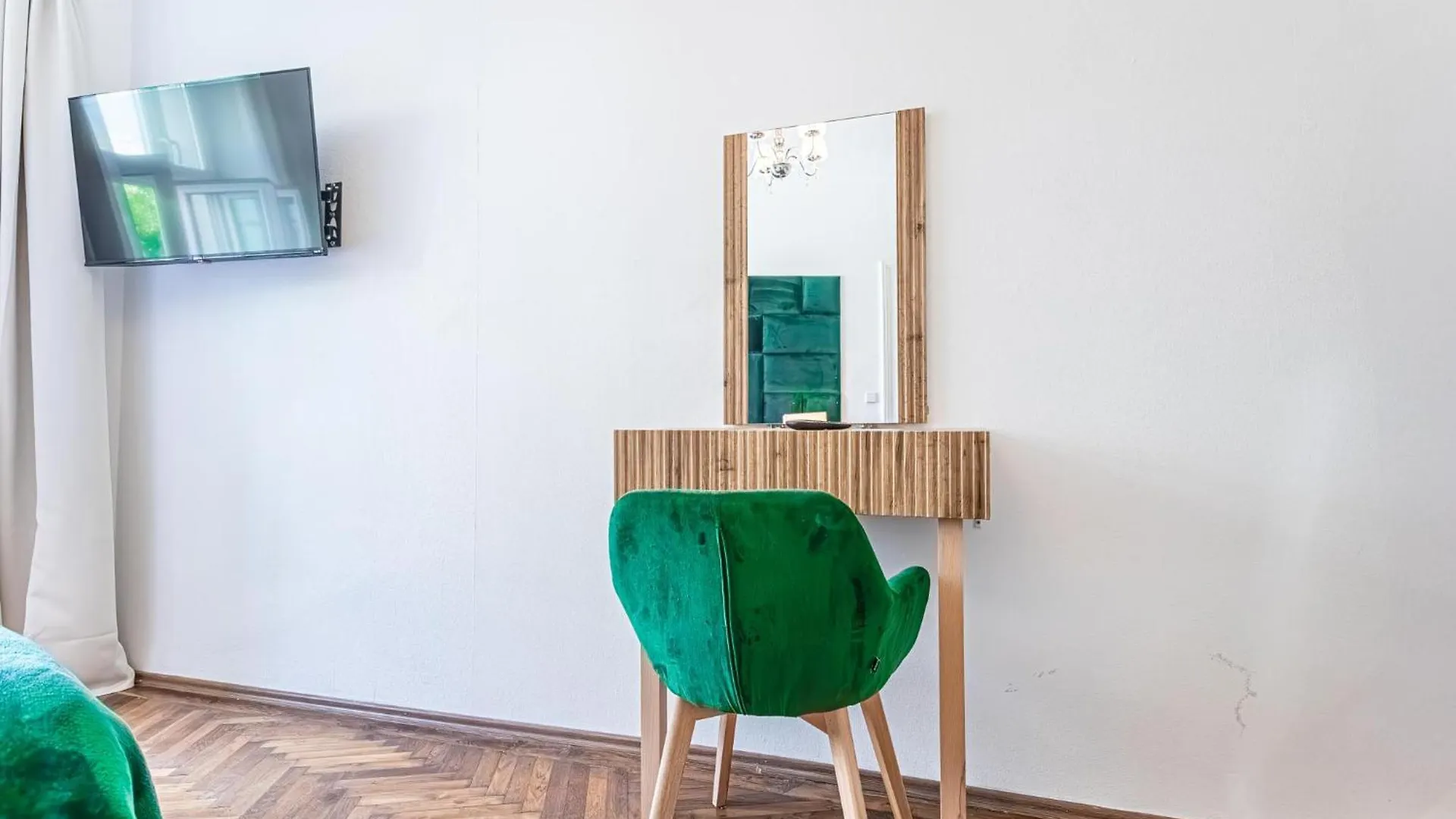 Convenient 3-Br Shared Apt, 15 Min To Landstrasse Hub Vienna 0*,