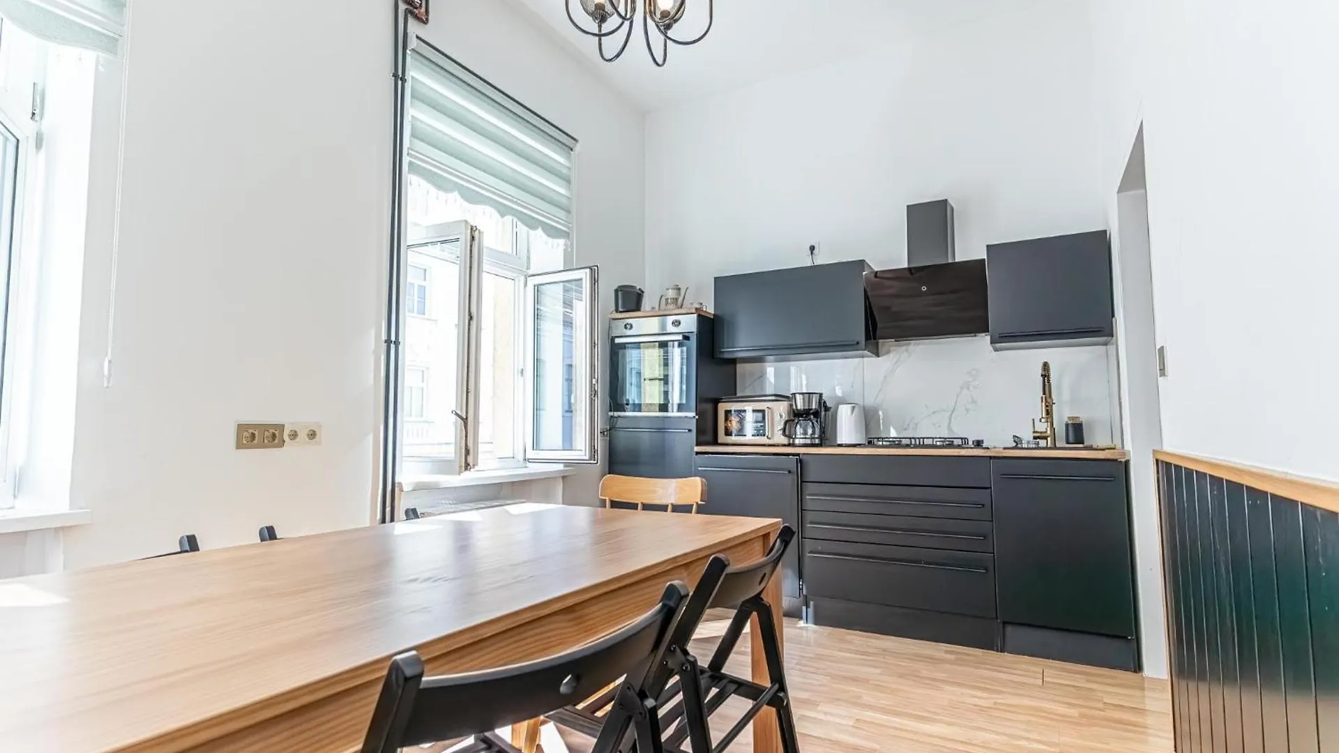 Convenient 3-Br Shared Apt, 15 Min To Landstrasse Hub Vienna 0*,