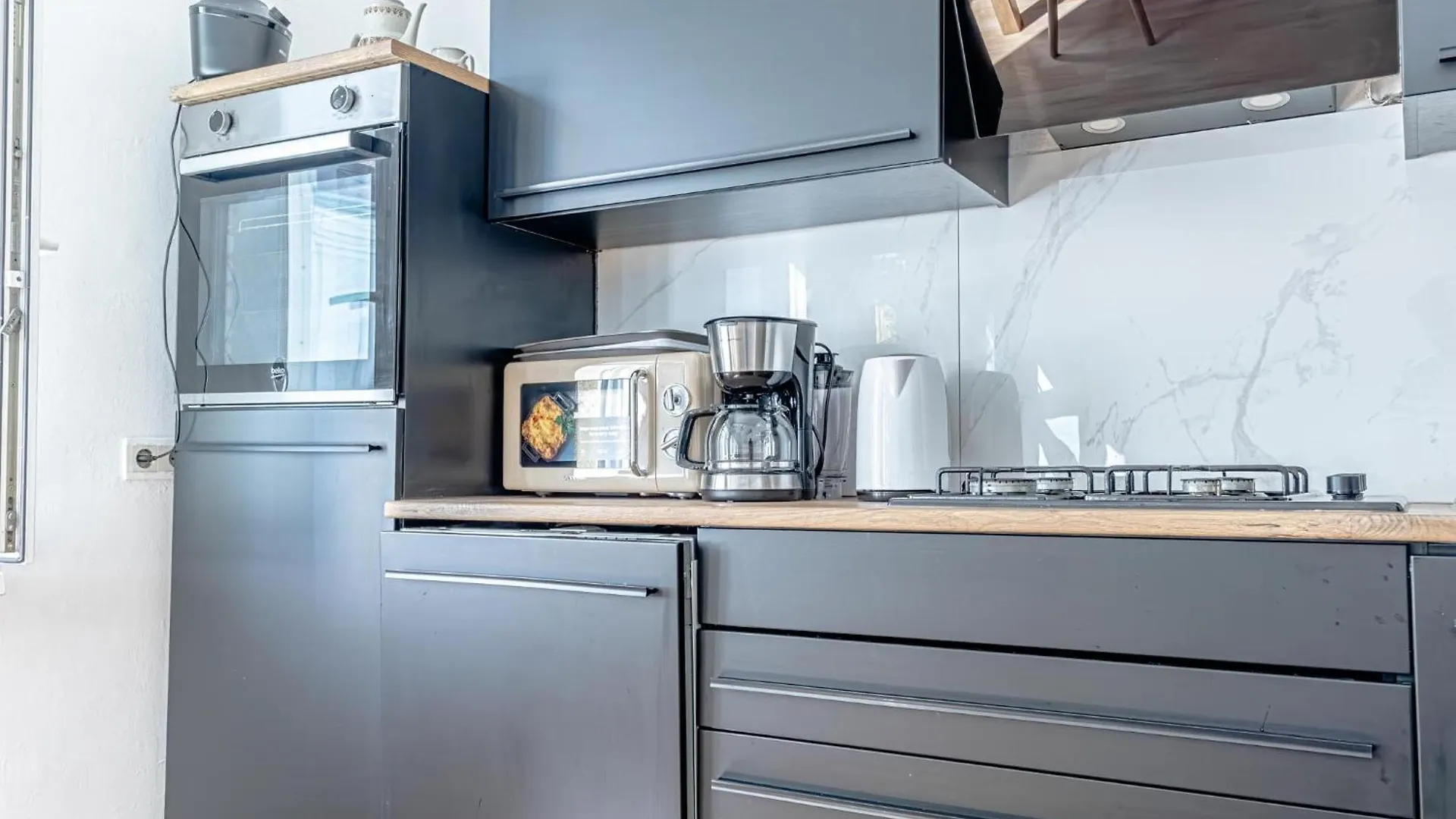 Convenient 3-Br Shared Apt, 15 Min To Landstrasse Hub Vienna