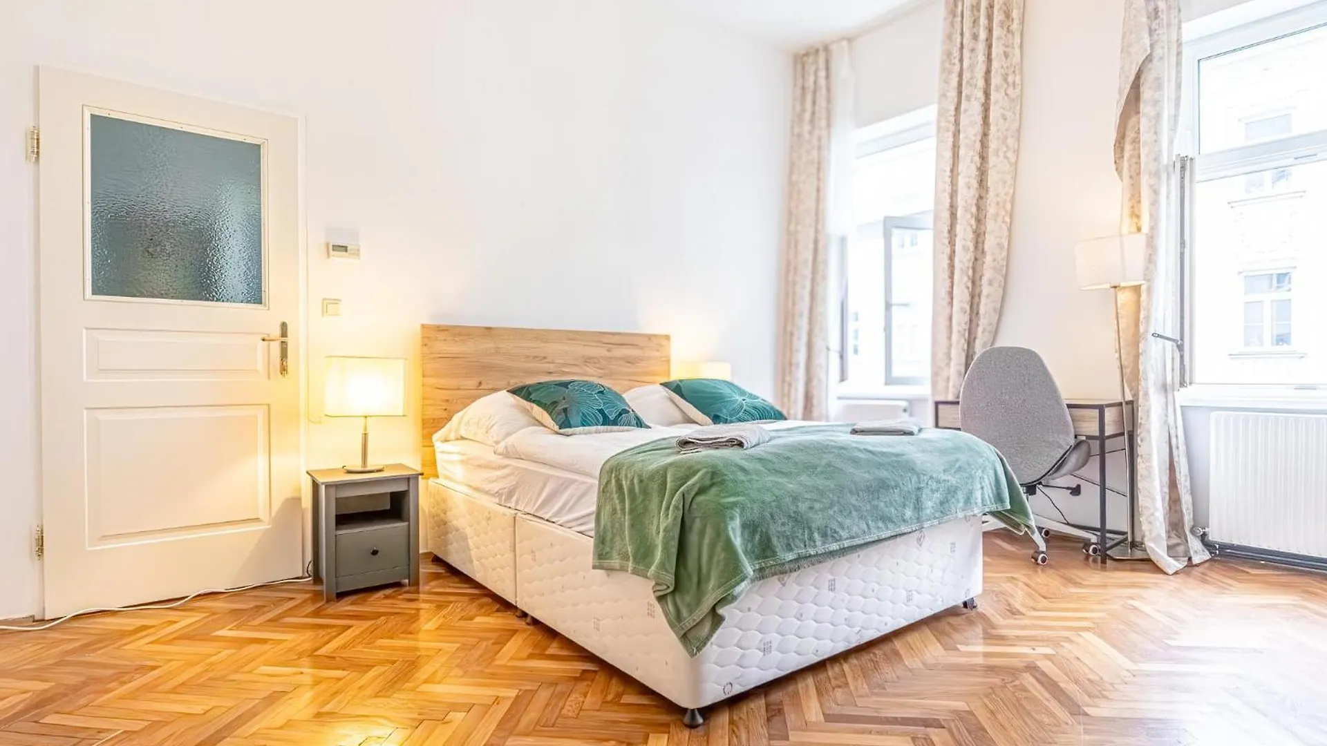 Convenient 3-Br Shared Apt, 15 Min To Landstrasse Hub Vienna