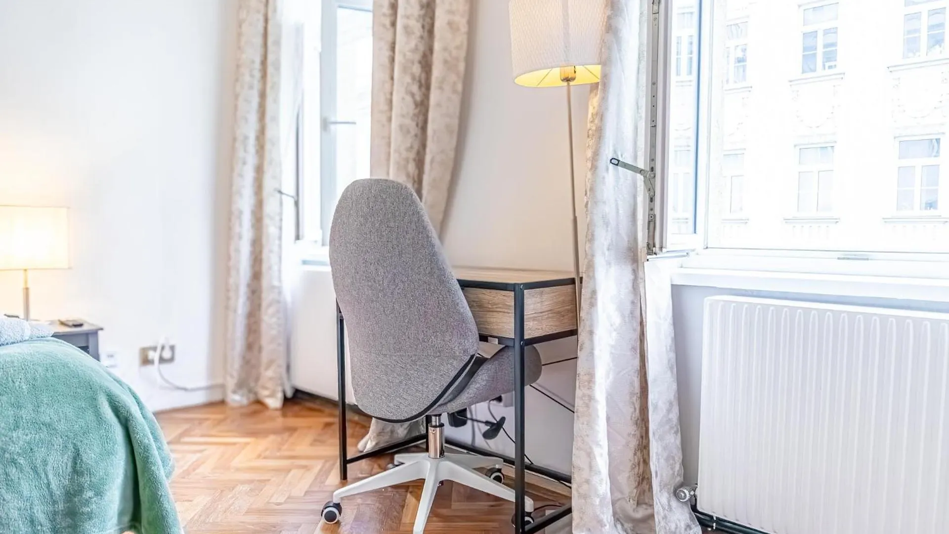 Convenient 3-Br Shared Apt, 15 Min To Landstrasse Hub Vienna Apartment