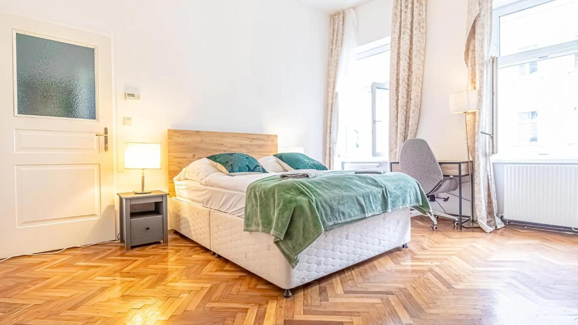 Convenient 3-Br Shared Apt, 15 Min To Landstrasse Hub Vienna Austria